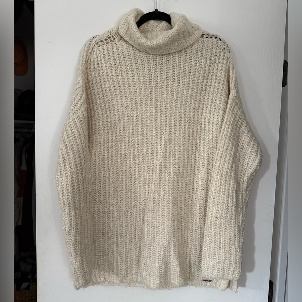 Abercrombie & Fitch Cream Turtleneck Sweater